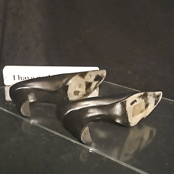 BCBG MaxAzria Classic leather pump - Picture 6 of 10